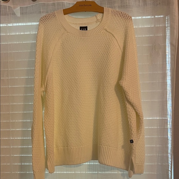 GAP Off-White Textured Crewneck Sweater - Picture 3 of 4